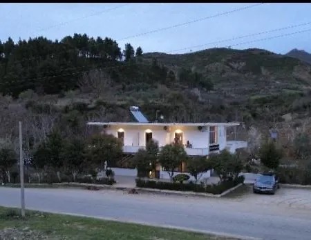 מלון Eno Përmet